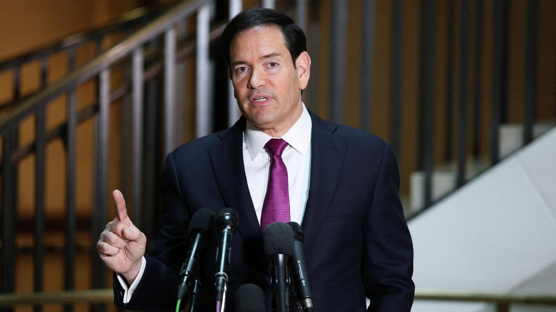 США могут перенаправить оружие для Киева на Ближний Восток, заявил Рубио