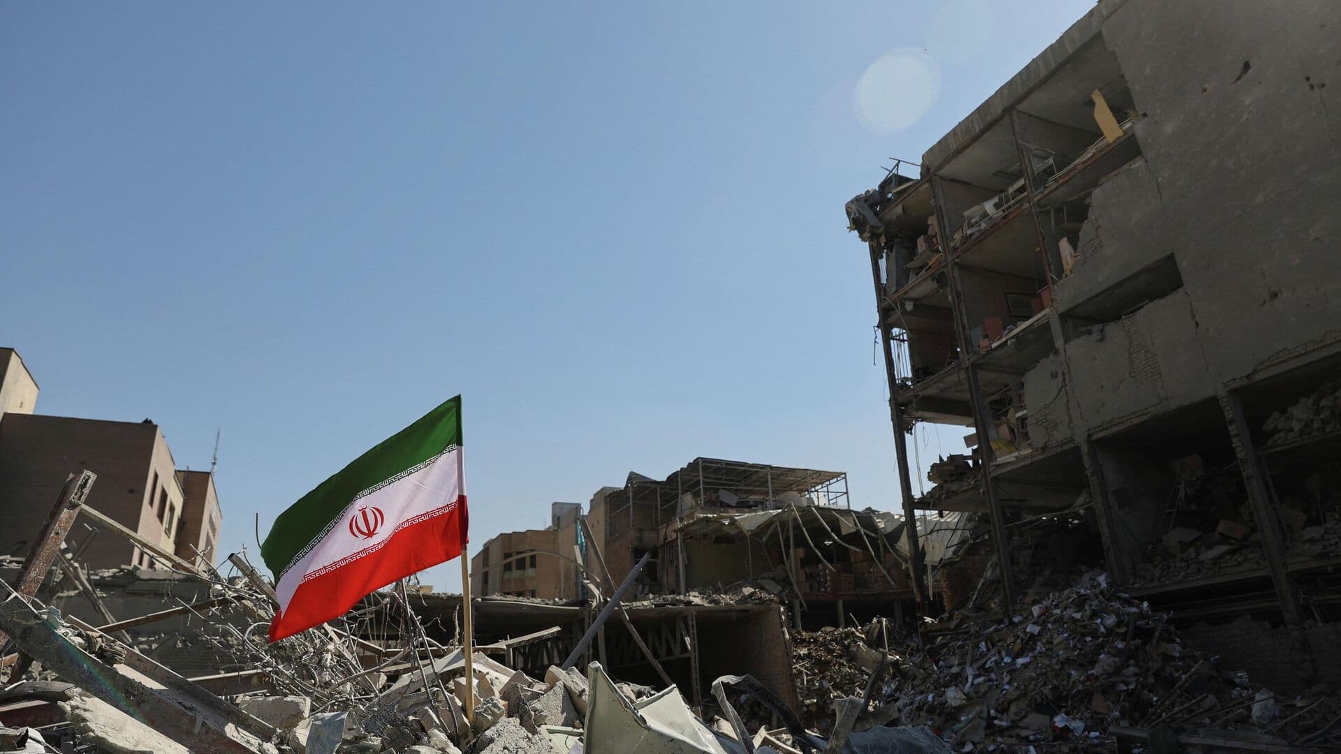 Ответ народа на атаки США и Израиля будет решительным, заявил посол Ирана