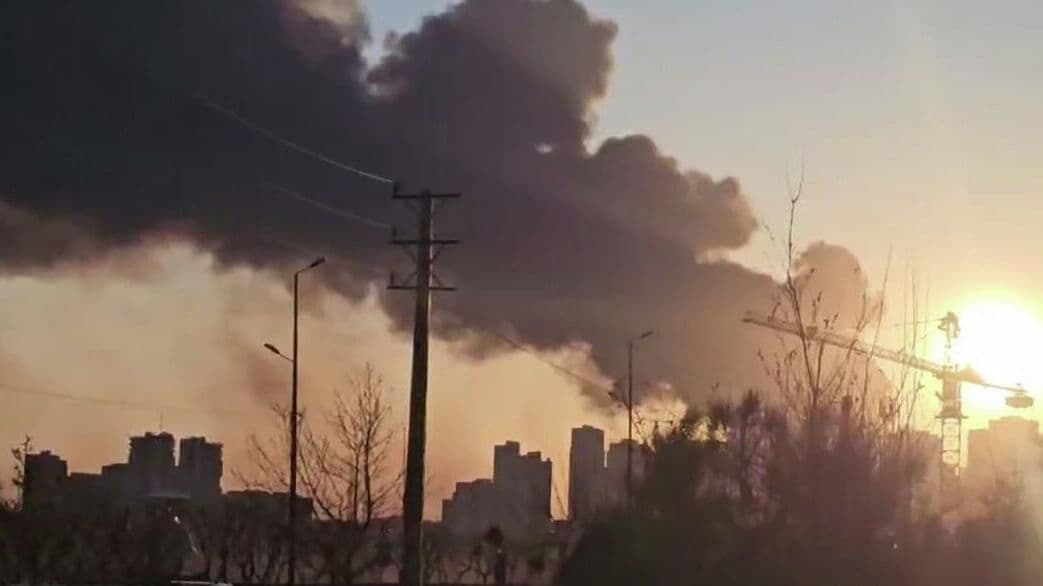 На северо-западе Тегерана прогремели взрывы в районе торгового центра