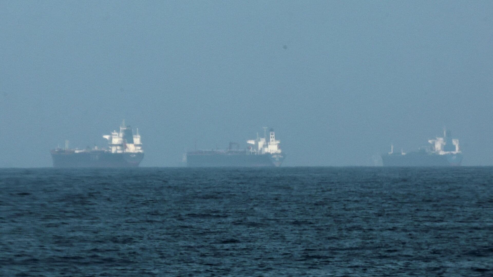 США допустили снятие санкций с части иранской нефти