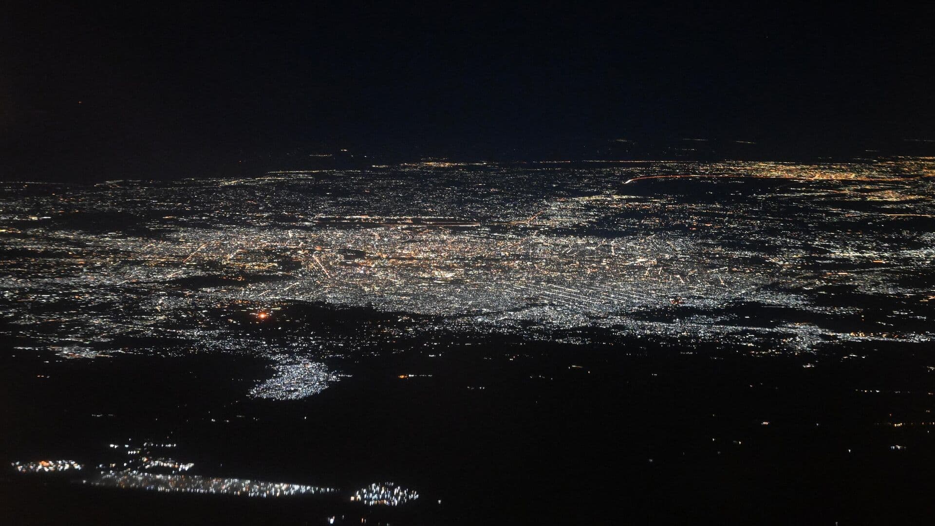 Власти Ирака назвали причину отключения электричества по всей стране