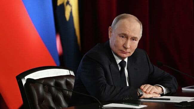 Путин обсудил с МВД борьбу с подростковой преступностью и коррупцией