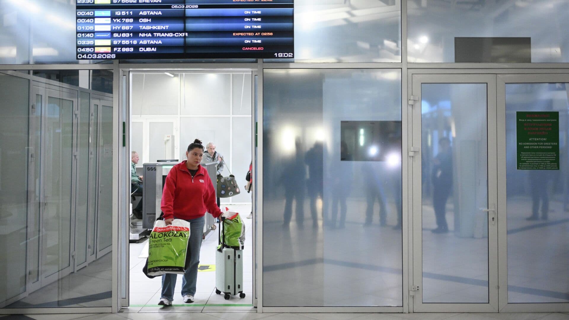 Авиакомпании перевезли шесть тысяч пассажиров с Ближнего Востока в Россию