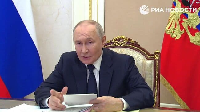 Путин высказался о графиках работы детсадов и школ