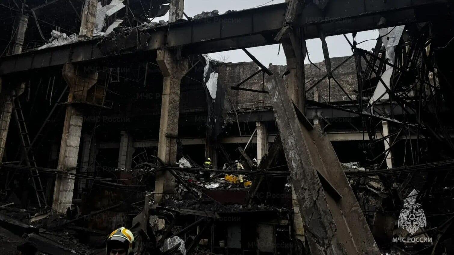 В Тульской области при обрушении крыши завода погиб человек