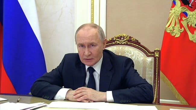 Путин дал поручения по вывозу российских туристов с Ближнего Востока