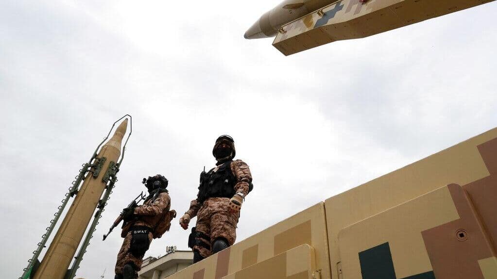 ЦАХАЛ обвинила Иран в использовании ракет с кассетными боеголовками