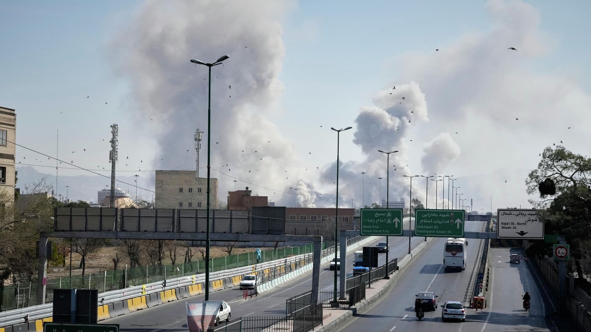 Около 30 человек пострадали при ударе США и Израиля по северу Тегерана