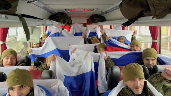 Россия вернула из украинского плена 200 военных