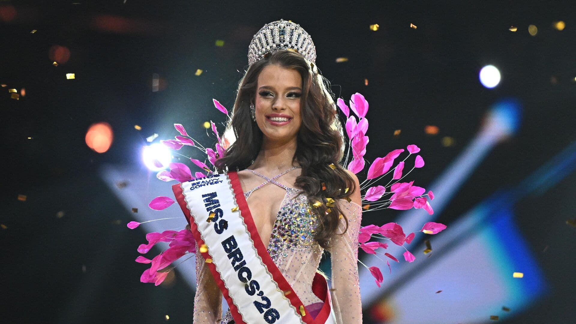 Представительницы России, ЮАР и КНР завоевали короны конкурса красоты БРИКС