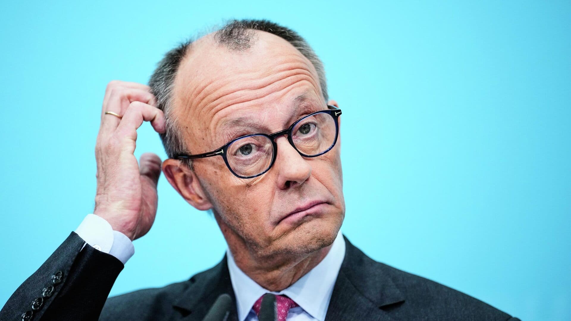 "Cтарик, хватит!": экс-президент ФРГ высмеял унижения Мерца