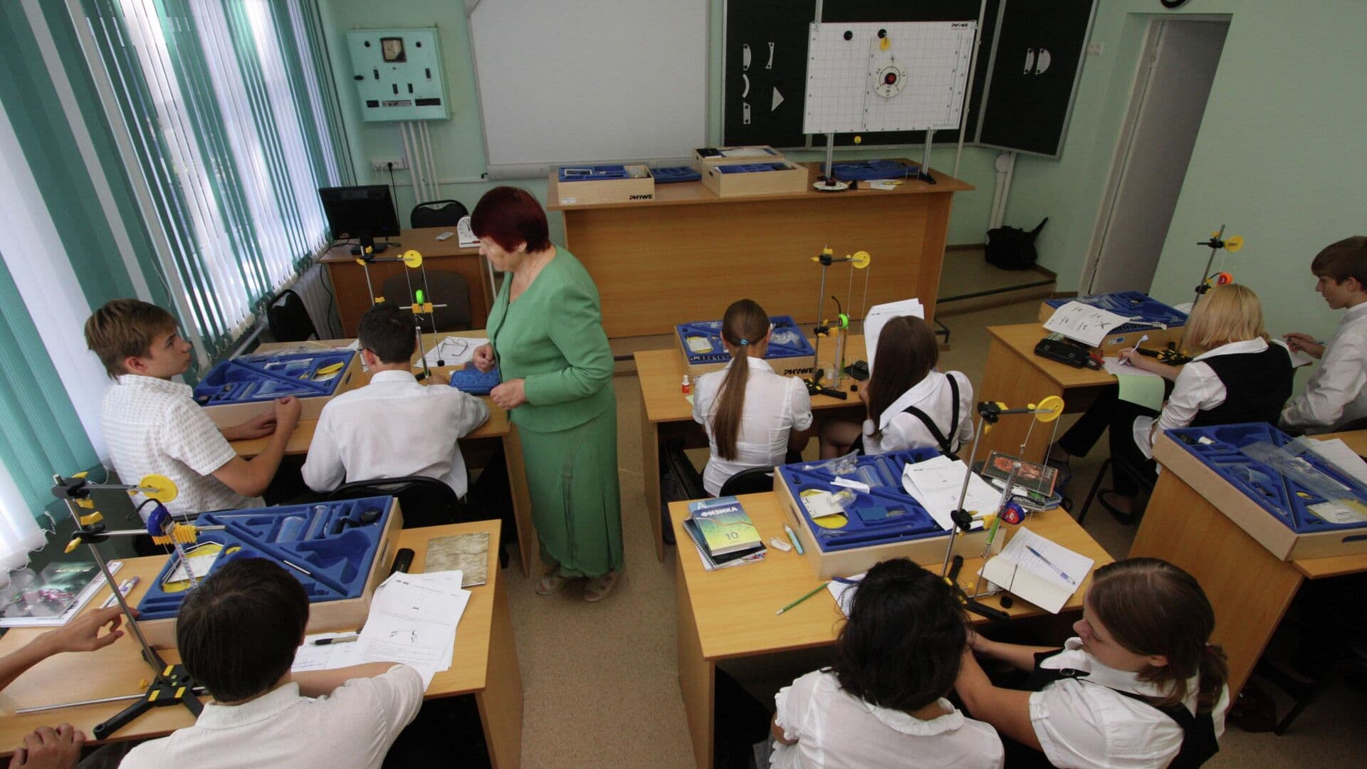 Названы критерии оценки за поведение в школах