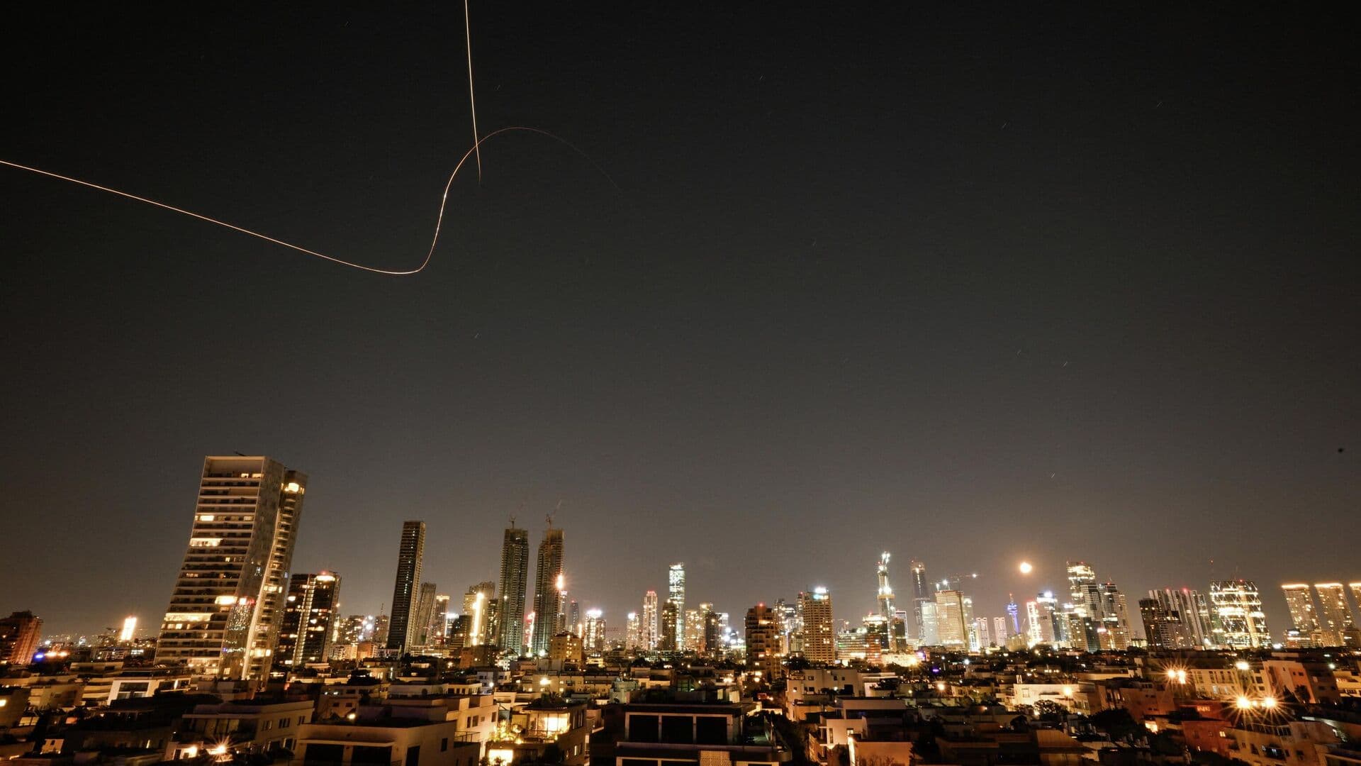 В Тель-Авиве звучит воздушная тревога