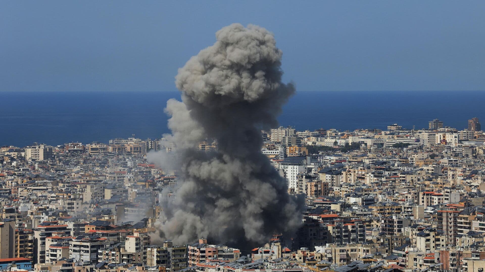 Очевидцы сообщили об ударах по южному пригороду Бейрута