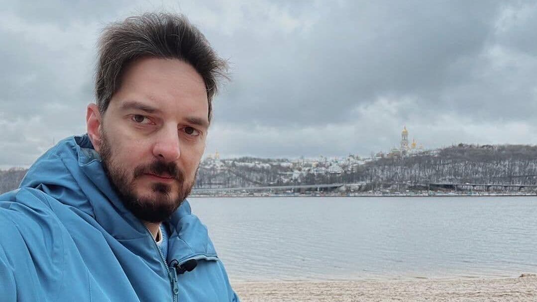 Блогер Кац* должен более ста тысяч рублей в России по штрафам