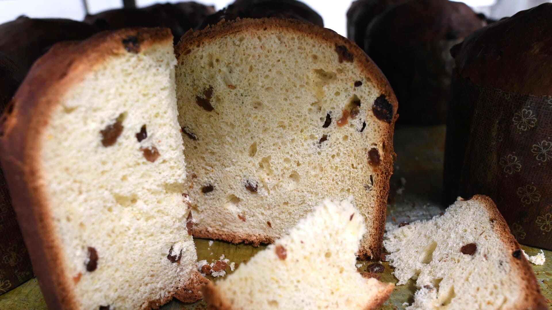 Диетолог рассказала, сколько кулича можно съесть без вреда для здоровья