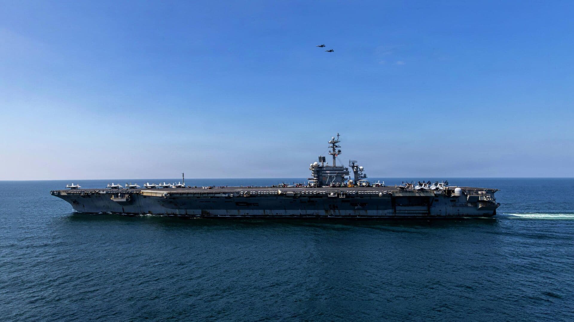 Иран утверждает, что вывел из строя авианосец ВМС США "Авраам Линкольн"