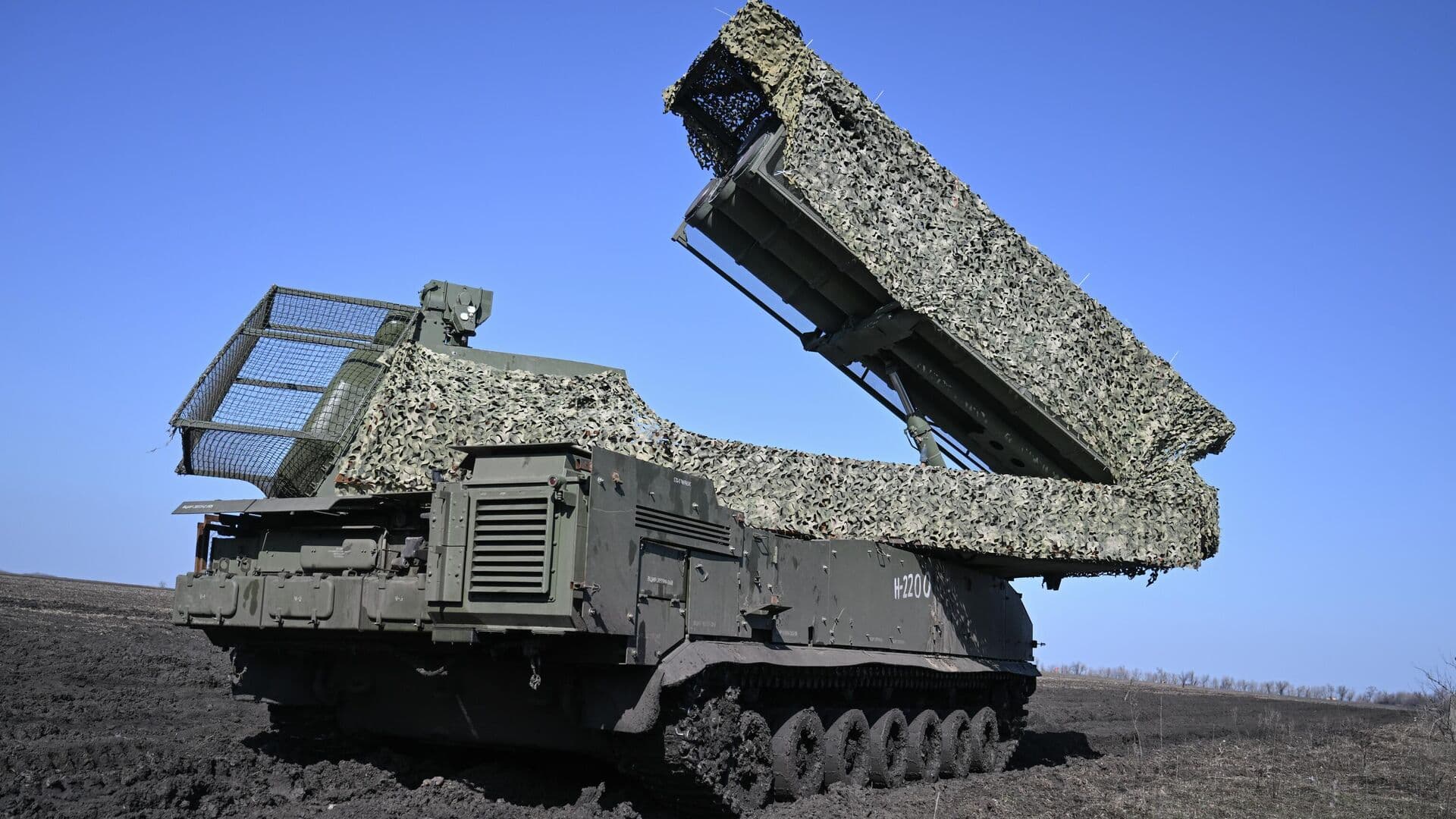 ПВО сбила еще шесть летевших на Москву беспилотников