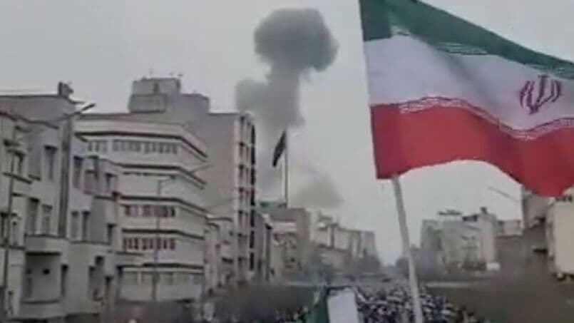 Удар в Тегеране неподалеку от массового шествия пришелся по зданию
