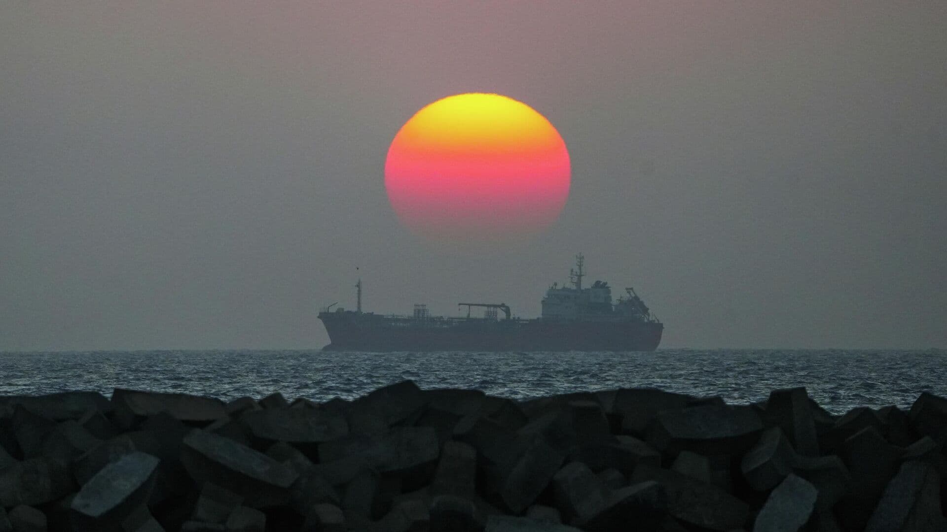 Шри-Ланка поблагодарила Иран за предложение о поставках нефти