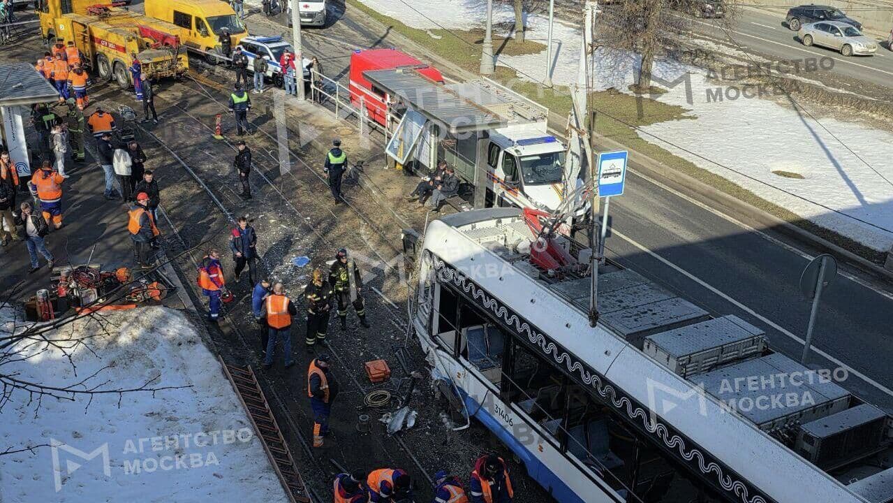 Число пострадавших в ДТП с двумя трамваями в Москве увеличилось до 18