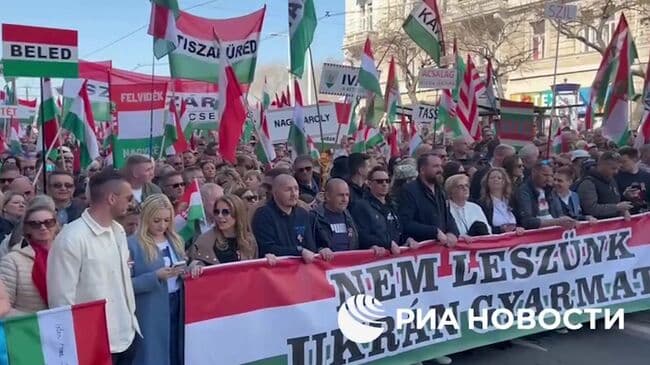 В Будапеште проходит марш под лозунгом "Мы не будем украинской колонией"