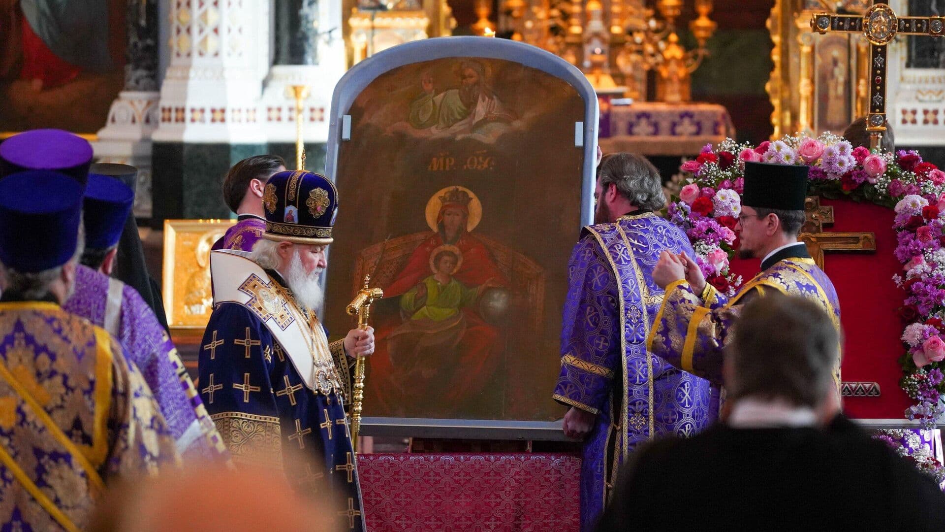 В храм Христа Спасителя привезли чудотворную Державную икону Богородицы