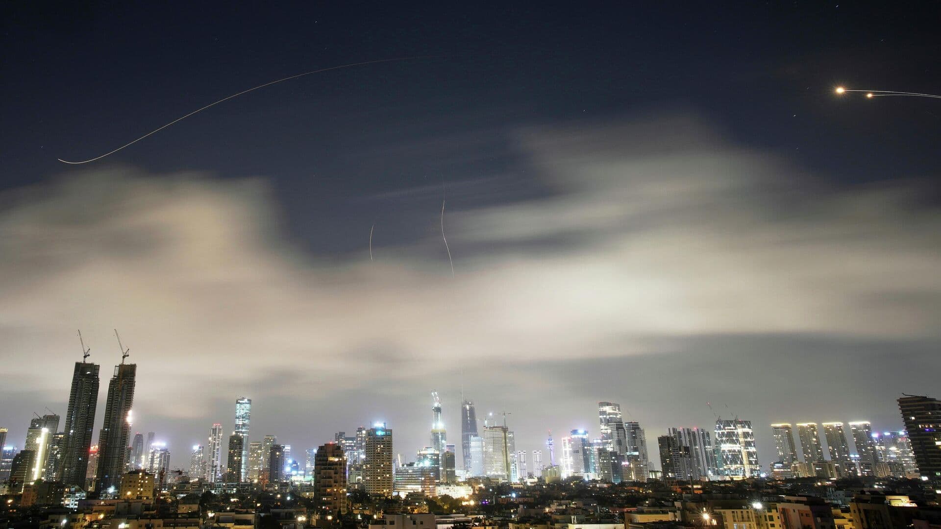 В Тель-Авиве раздались взрывы