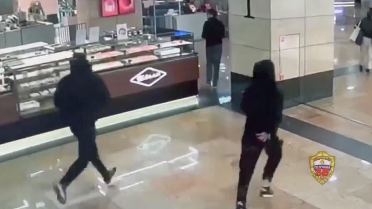 В центре Москвы преступники отобрали у мужчины почти 15 миллионов рублей