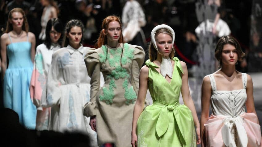 Яркие дефиле и заманчивый маркет Самое главное на Московской неделе моды