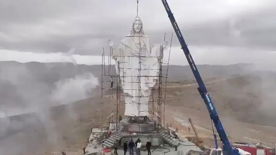 На границе Ливана и Сирии появилась статуя Христа