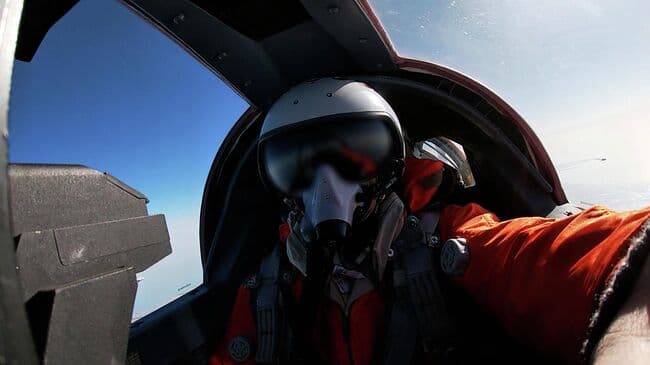 Самолеты МиГ-31 отработали дозаправку над Японским морем