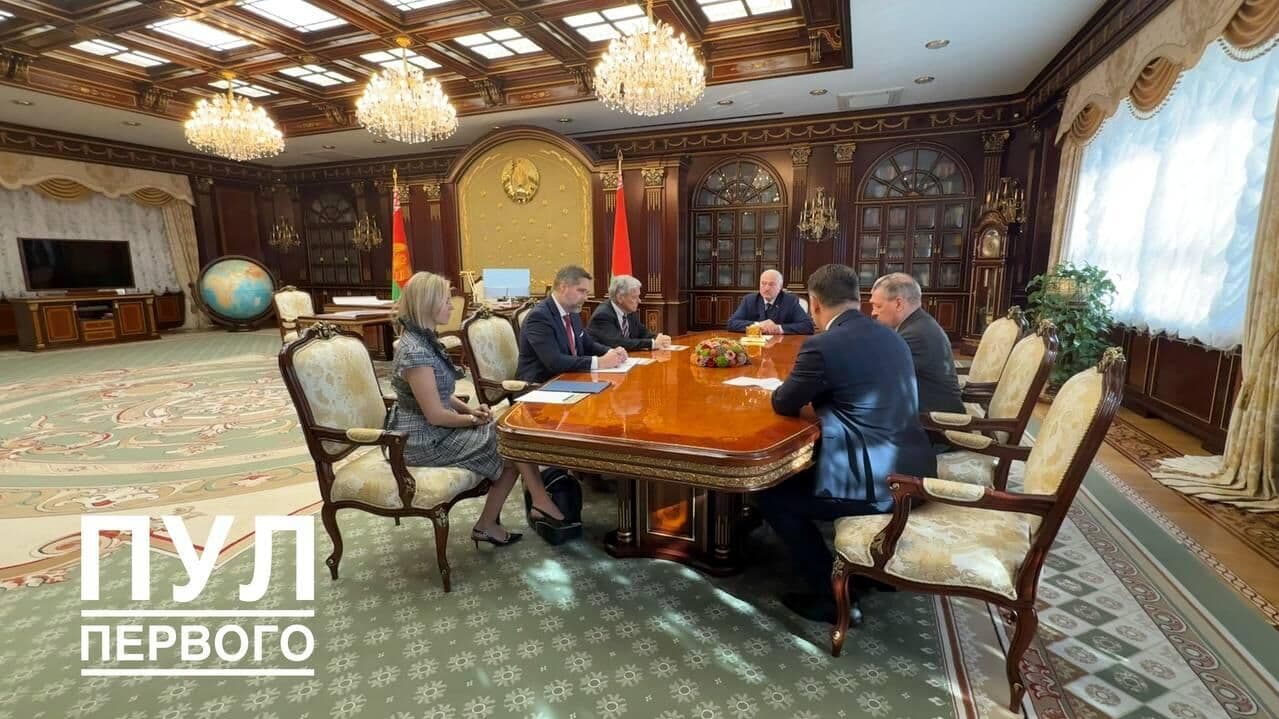 Переговоры Лукашенко с делегацией США продолжились за закрытыми дверьми