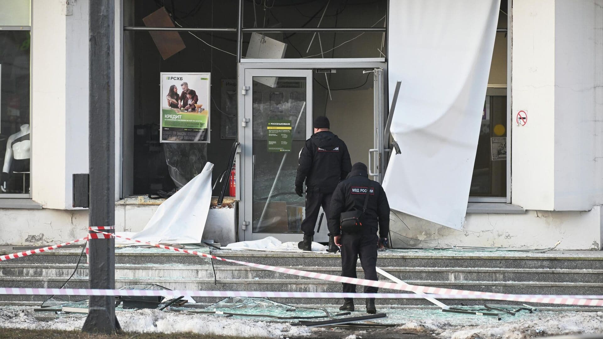 В отделении банка на северо-востоке Москвы загорелся банкомат