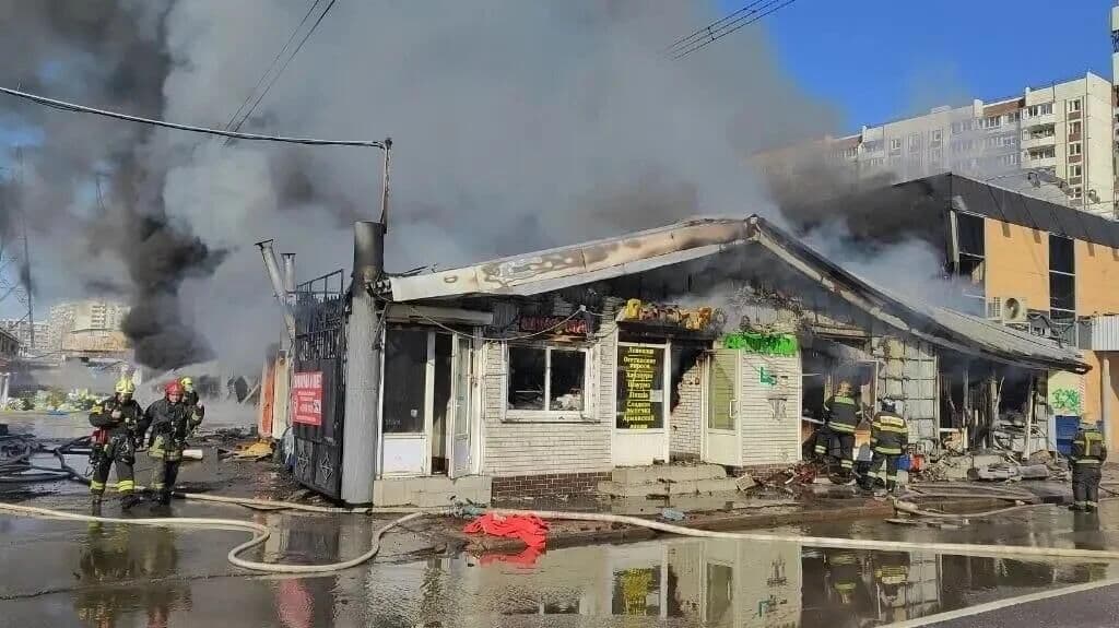 При пожаре на рынке в Солнечногорске никто не пострадал