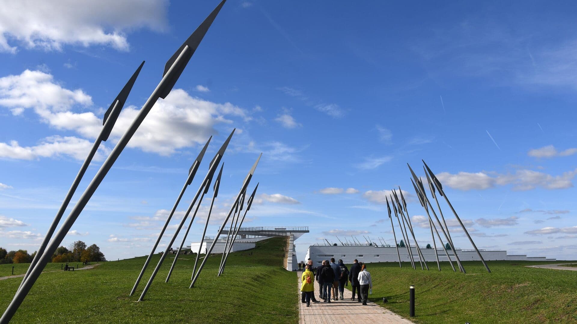 В России создадут национальный туристический маршрут "Руси великое начало"