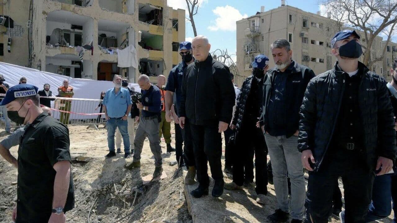 Нетаньяху прибыл на место прилета ракеты в Араде