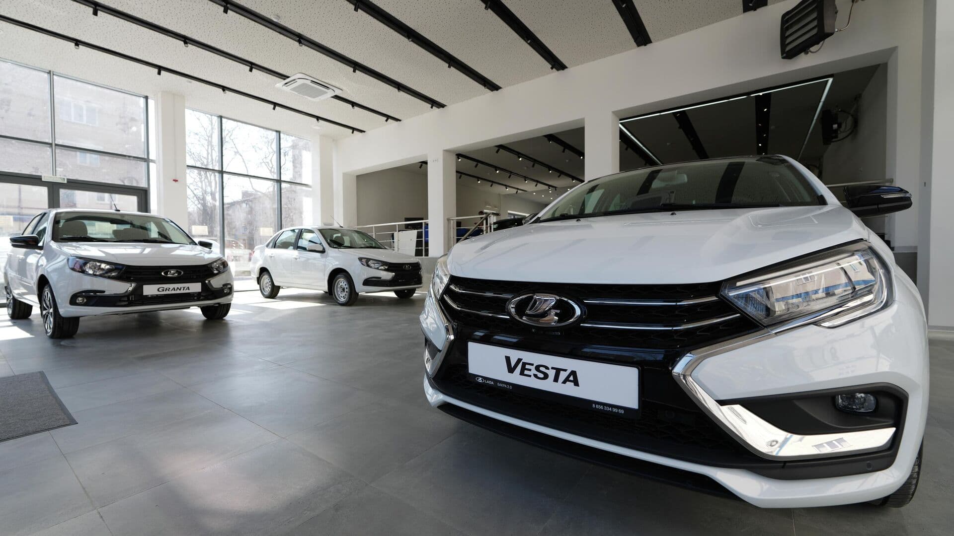 В России выросли продажи новых отечественных автомобилей