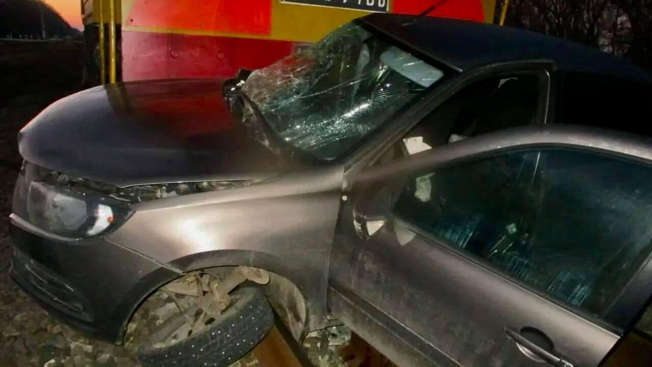 В Воронежской области женщина погибла при столкновении поезда и автомобиля