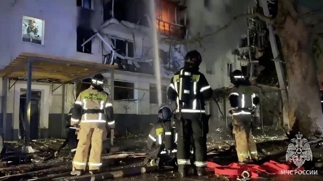 После взрыва в Севастополе госпитализировали десять пострадавших