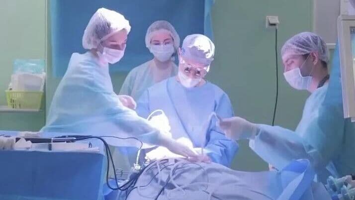 В Москве врачи спасли подростка с редким сосудистым заболеванием