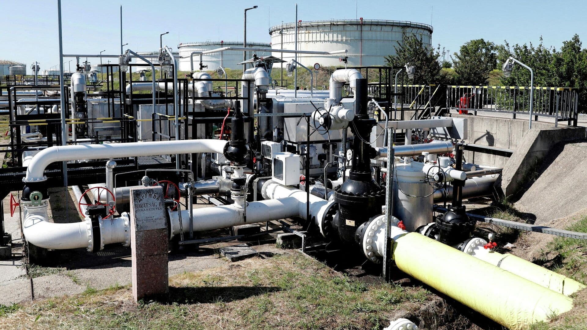 Казахстан не получал данных о прекращении транзита нефти по "Дружбе" в ФРГ