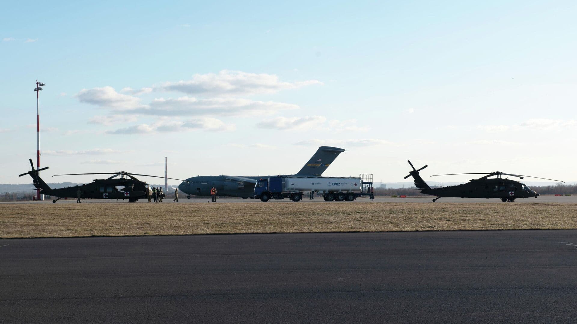 Неизвестные самолеты прилетели с Украины в Польшу