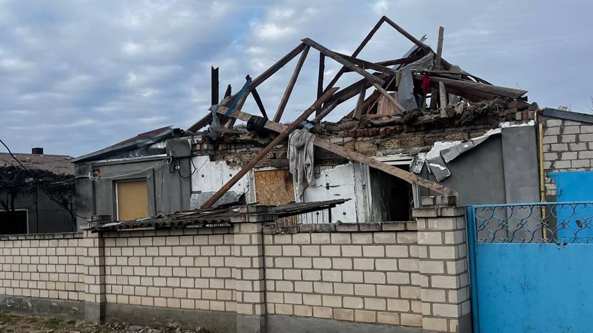 В Херсонской области два человека погибли при атаке ВСУ на жилой дом