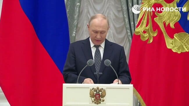 Путин поздравил деятелей культуры с профессиональным праздником