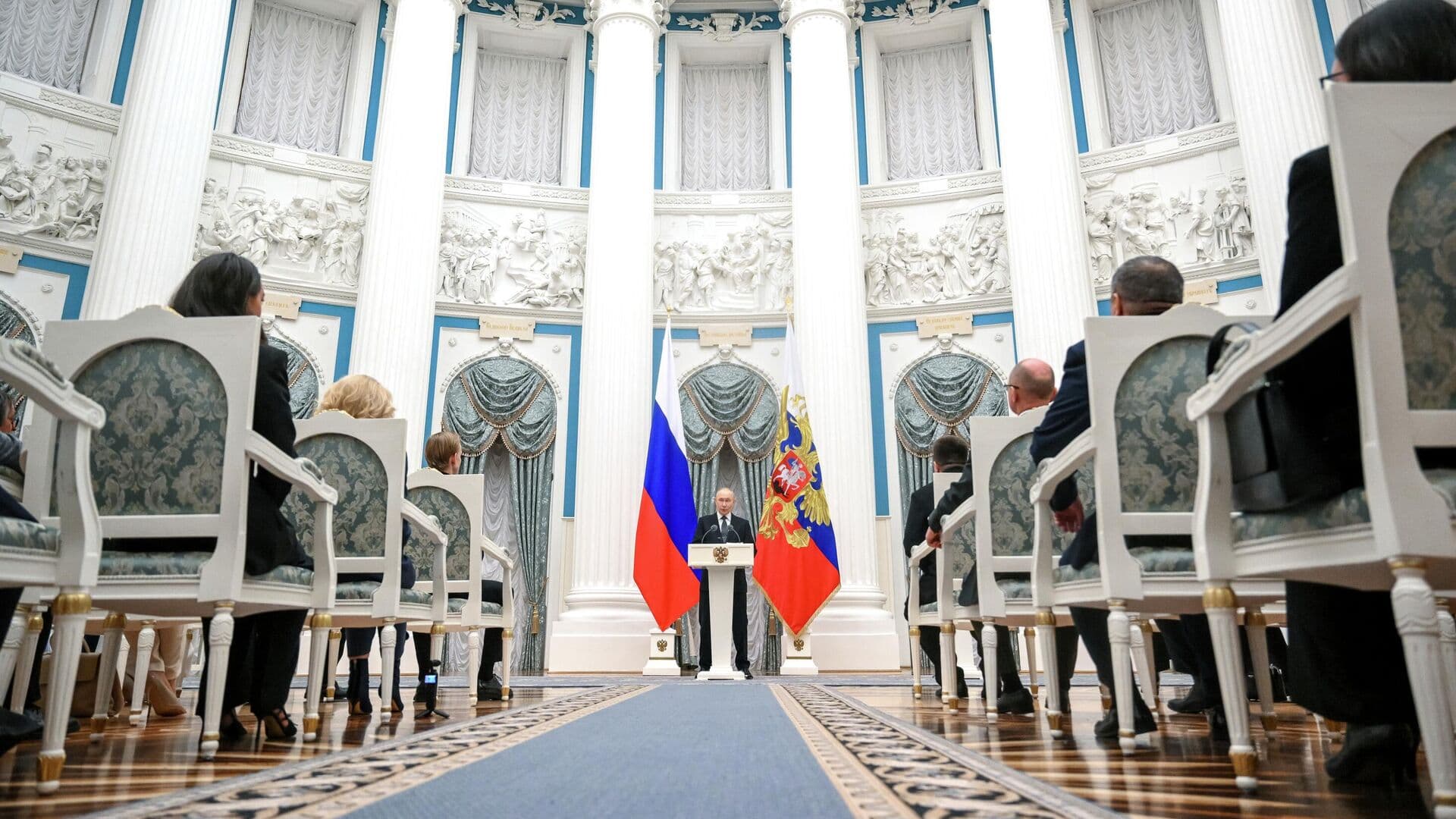 Путин призвал знакомить молодежь с отечественной киноклассикой