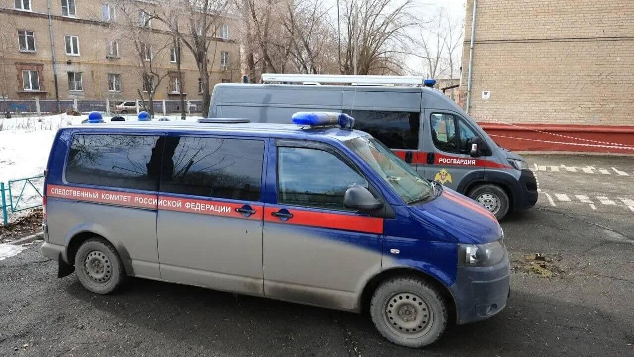 Стрелявший в Челябинской школе получил травмы после падения из окна