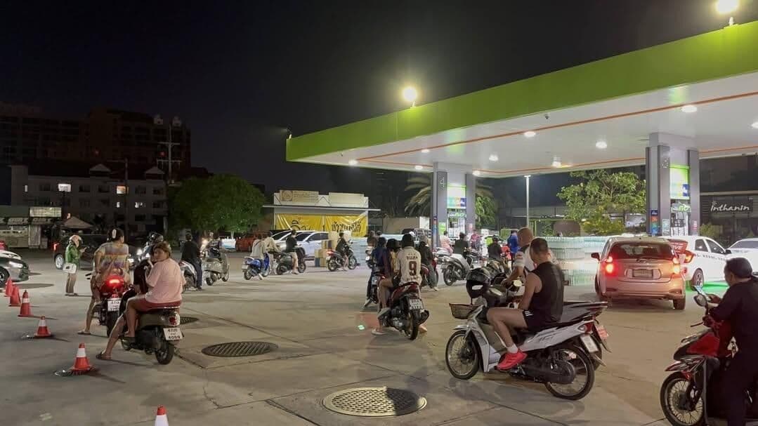 В Таиланде образовались очереди на АЗС перед подорожанием топлива