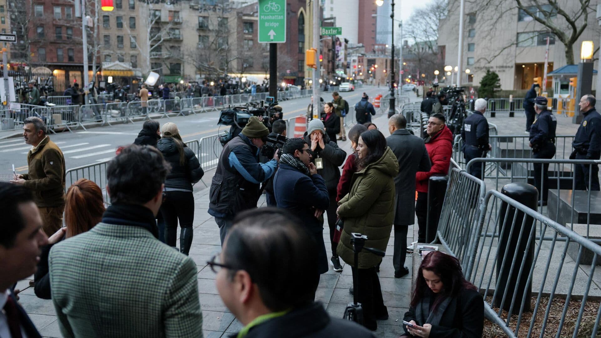 В Нью-Йорке у суда выстроилась очередь на заседание по делу Мадуро