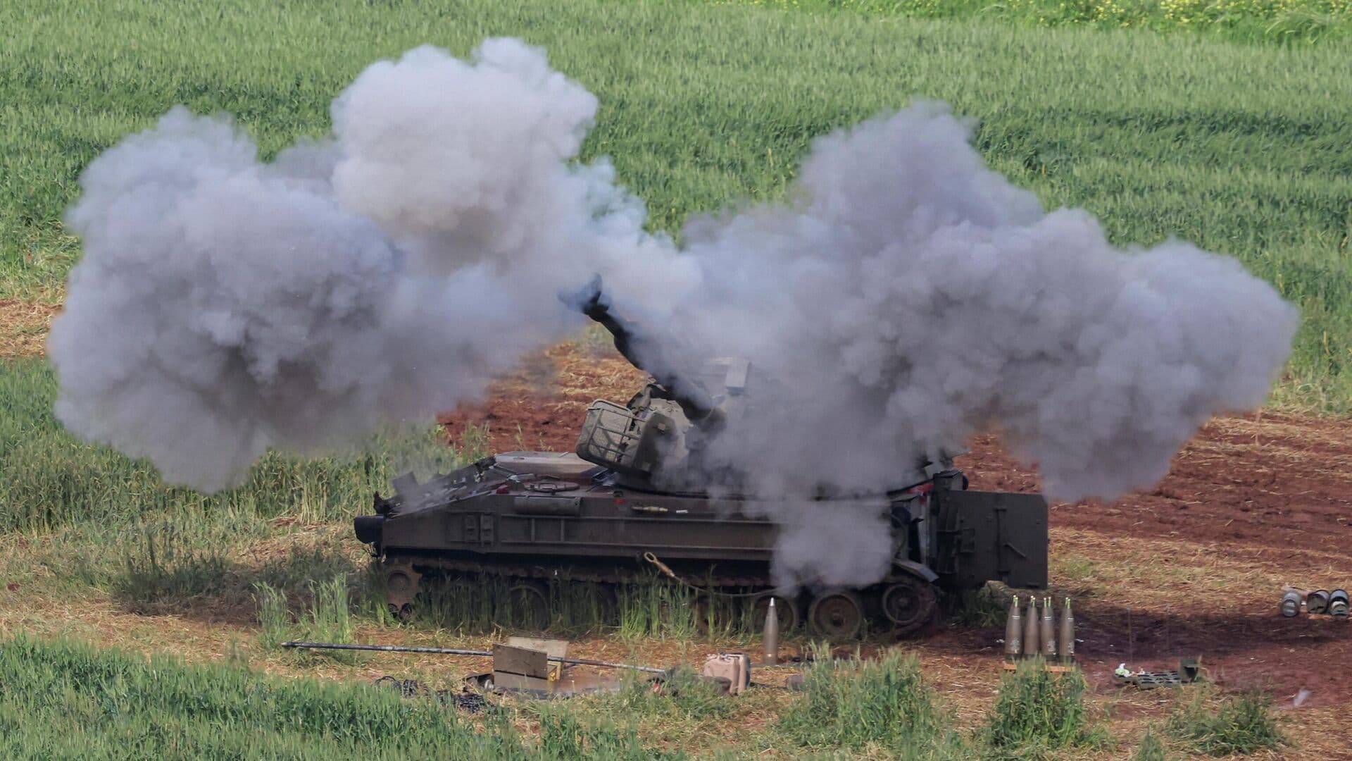 Израиль применил боеприпасы с фосфором при ударах по югу Ливана, пишут СМИ